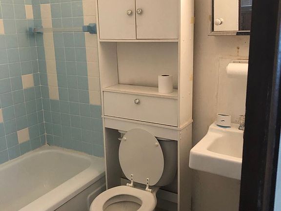 2nd image of 1174 Chandler Ave #1