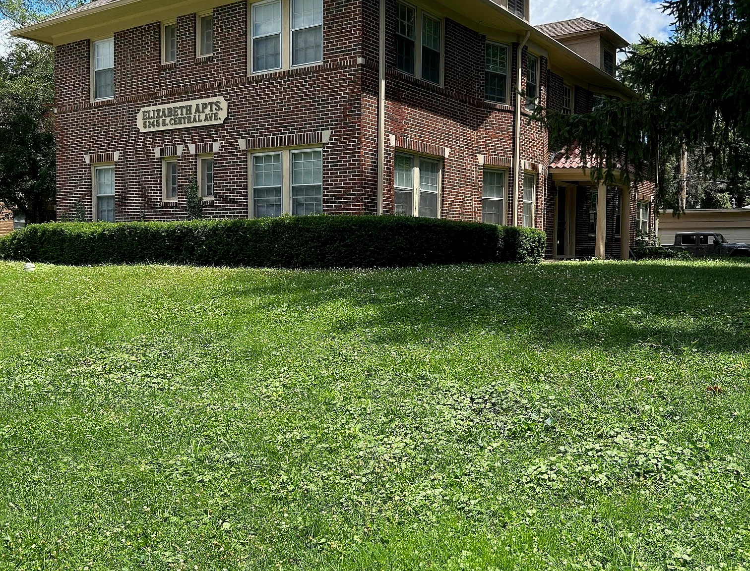 2 bed, 1.0 bath, 2332 sqft, $1,495 — Photo 3