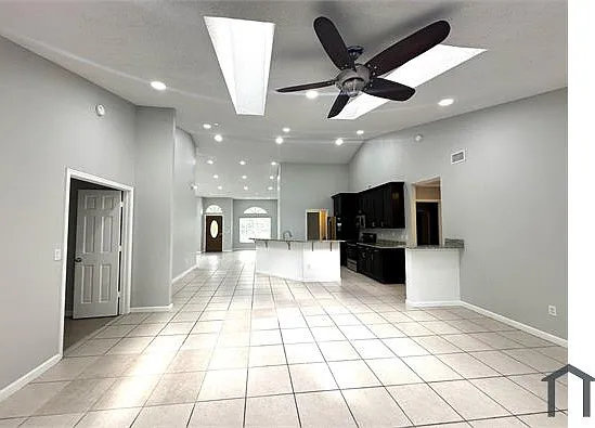 16317 Okeechobee Blvd — Photo 6