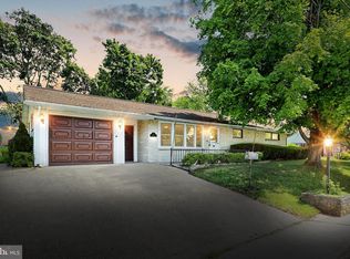 7 Meadow Rd, Dover, PA 17315
