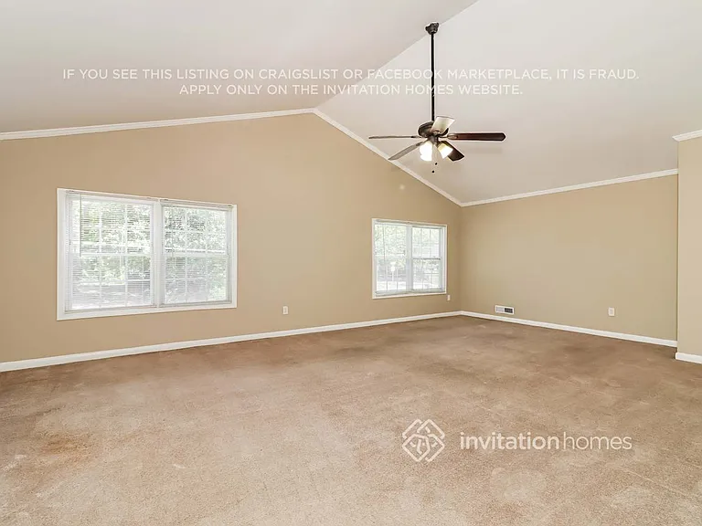 6323 Temple St — Photo 10
