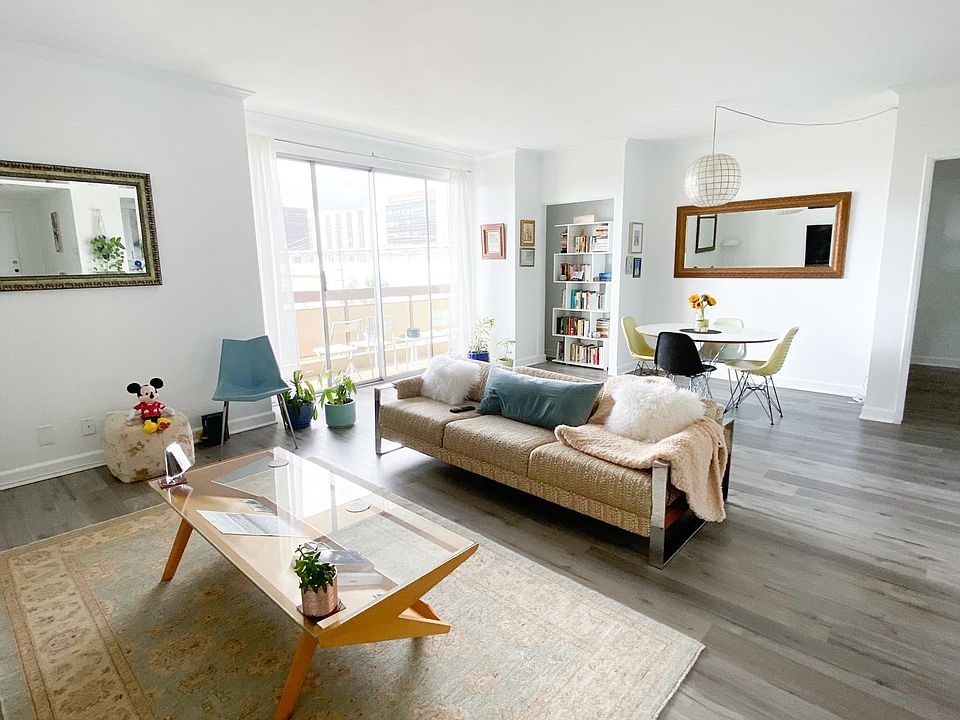 Living room Furnished