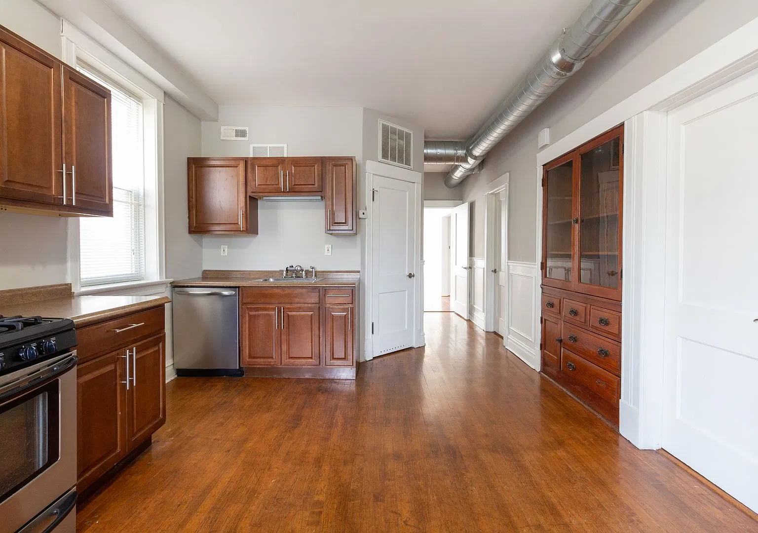 Arg Llc, 2848 W. Barry Series — Photo 2