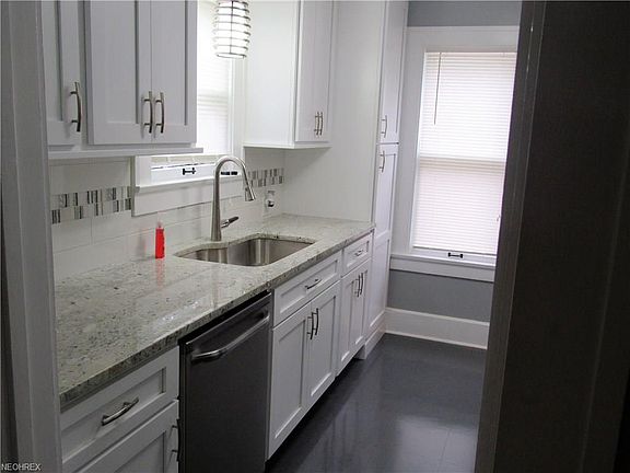 3rd image of 991 W Liberty St
