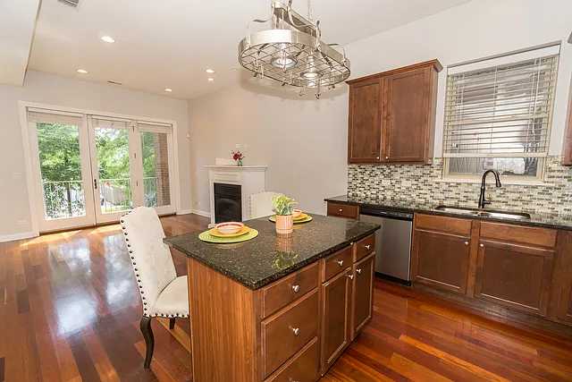 3440 N Narragansett Ave #2 — Photo 4