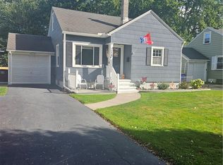 218 Newton Rd, Rochester, NY 14626