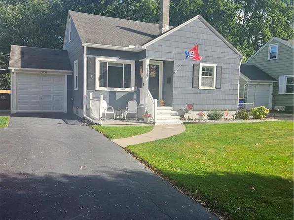 218 Newton Rd, Rochester, NY 14626