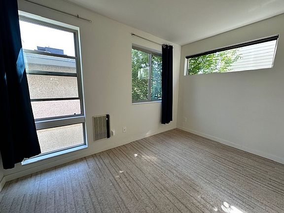5th image of 3248 14th Ave W Unit A