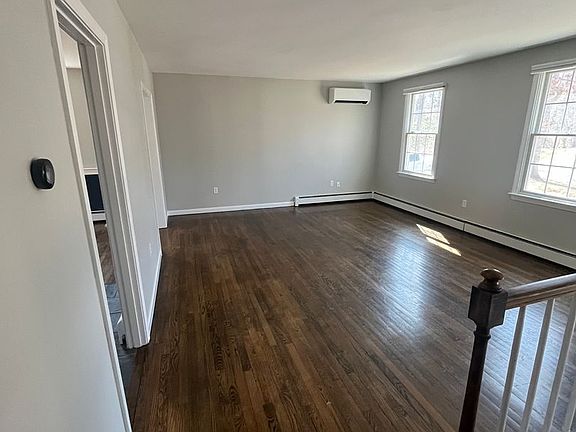 5th image of 13 Sea Meadow Dr