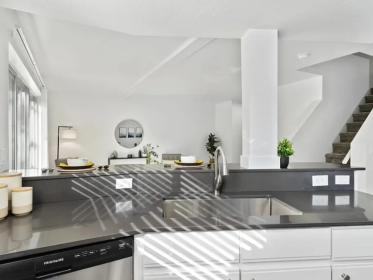 Monterra Townhomes — Photo 12