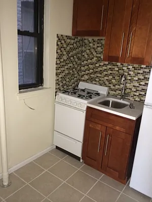 Rented by Eric Goodman Realty Corp | media 25