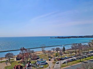 1900 Lake Shore Blvd W #1704, Toronto, ON M6S 1A4