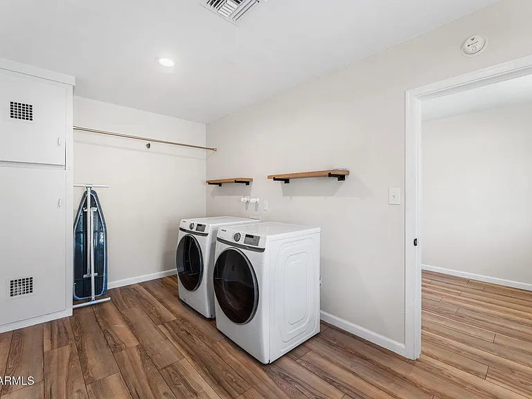 8302 E Windsor Ave — Photo 29