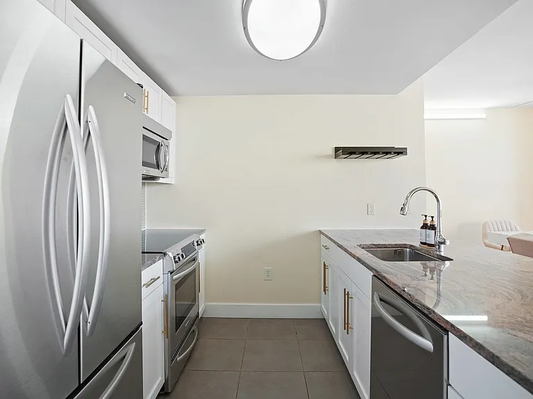 88 Morgan St #4402 — Photo 10