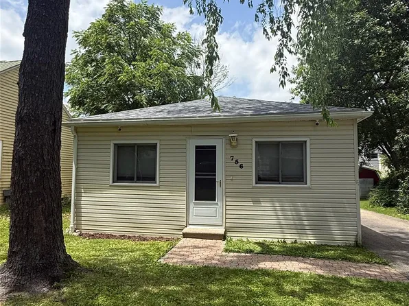 756 Cedarlawn Rd, Waterford, MI 48328