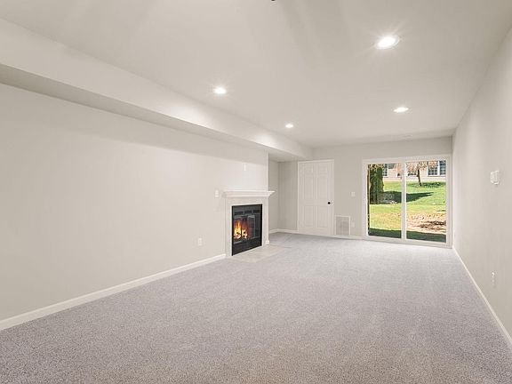 2nd image of 863 West Puetz ROAD
