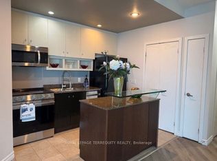 8 York St #2209-C01, Toronto, ON M5J 2Y2
