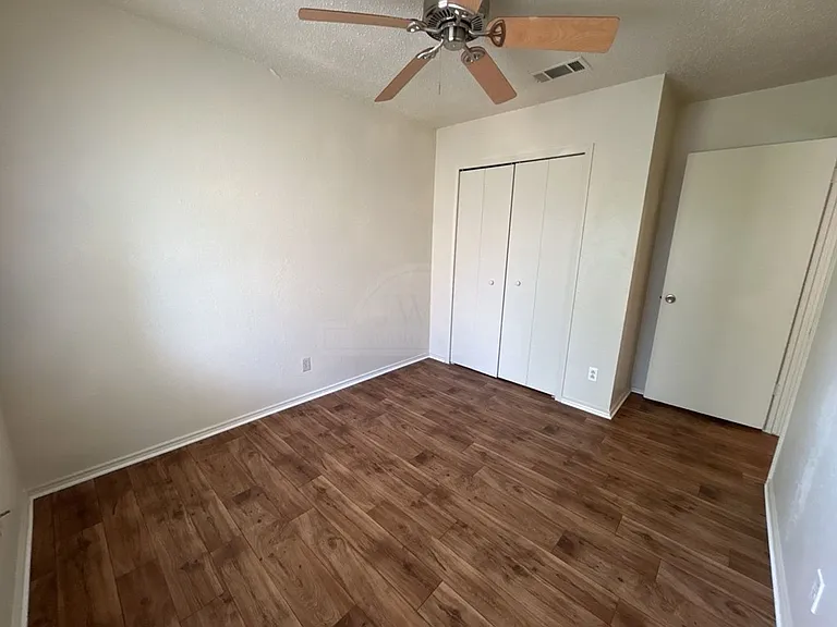 2108 Carousel Dr — Photo 14