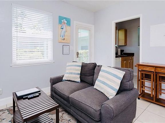 5th image of 620 SW 7th St #6