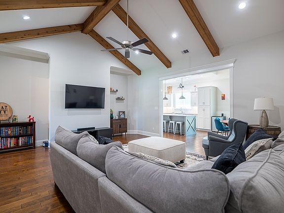 5th image of 4440 Giles Ct