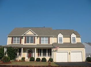 2388 Hurst St, Falls Church, VA 22043