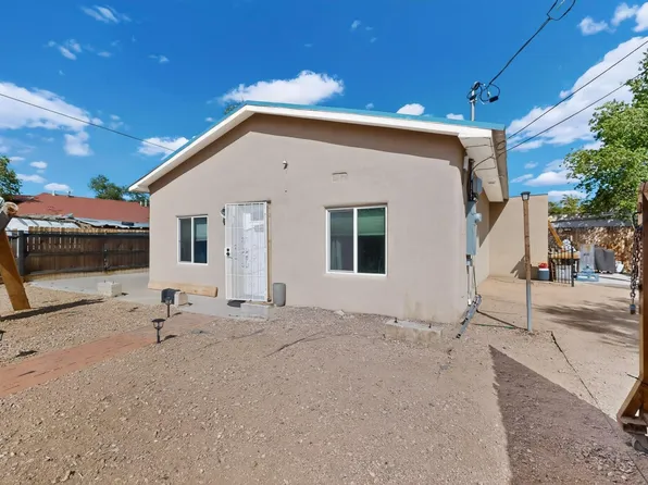 2904 1st St NW, Albuquerque, NM 87107