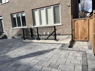 5 Fenn St, Ajax, ON L1T 4Z1