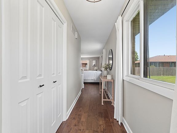 5th image of 893 Meadow Ridge Ln #0