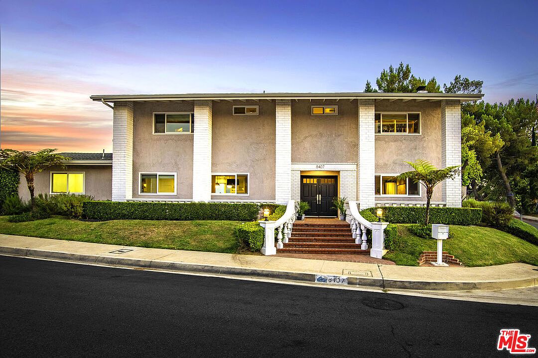 8407 Skyline Dr, Los Angeles, CA 90046 | Zillow