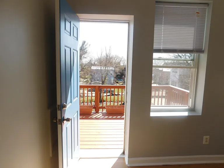 905 Kearny St NE — Photo 27