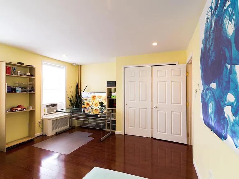 633 Washington Ave #1 — Photo 13