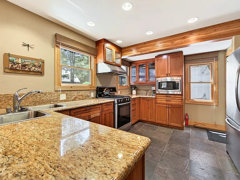 11583 Norse Ave — Photo 10