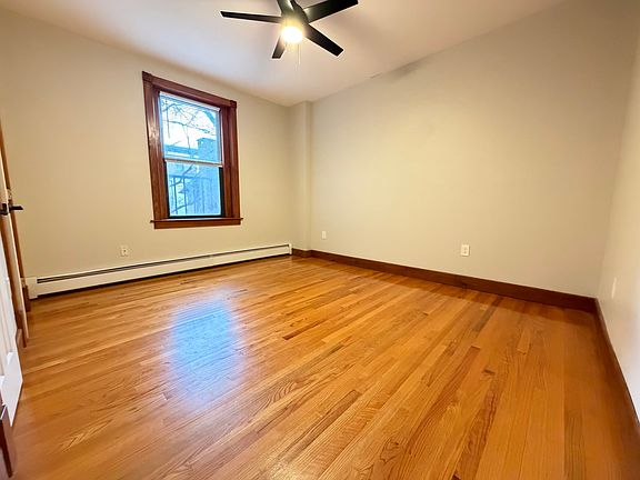 5th image of 527 Chapel St APT B1