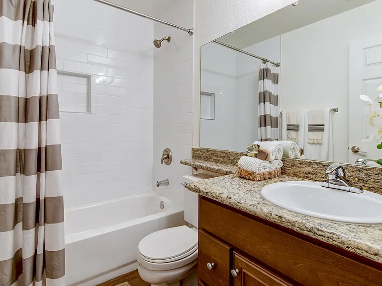 Rancho Hillside Apartments — Photo 23