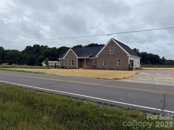156 Greenhill Rd #3, Mocksville, NC 27028
