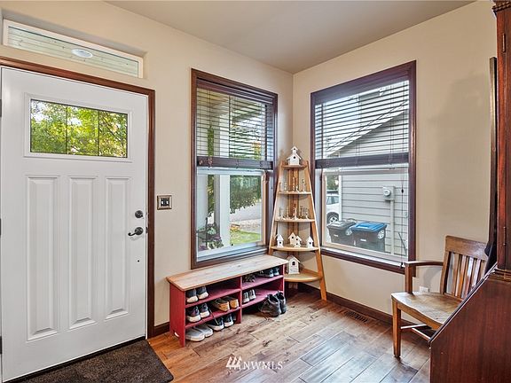 Grand Entry w/Hand scraped Hardwood