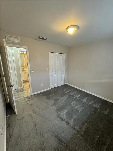2 bed, 1090 sqft, $1,900 — Photo 3