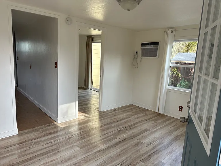 4763 Hidalgo Ave — Photo 4