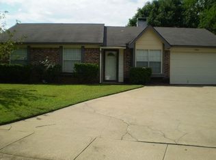 2602 Worth Forest Ct, Arlington, TX 76016