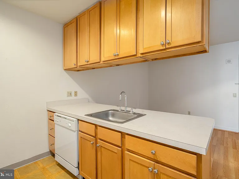 1100 Vine St #415 — Photo 6