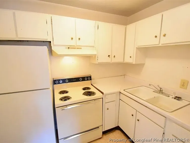 629 Gables Ct — Photo 10