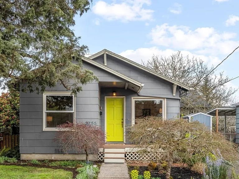 3755 NE Sumner St — Photo 2