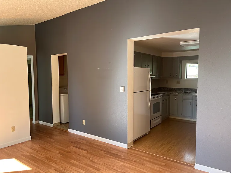 1224 Maple St — Photo 2