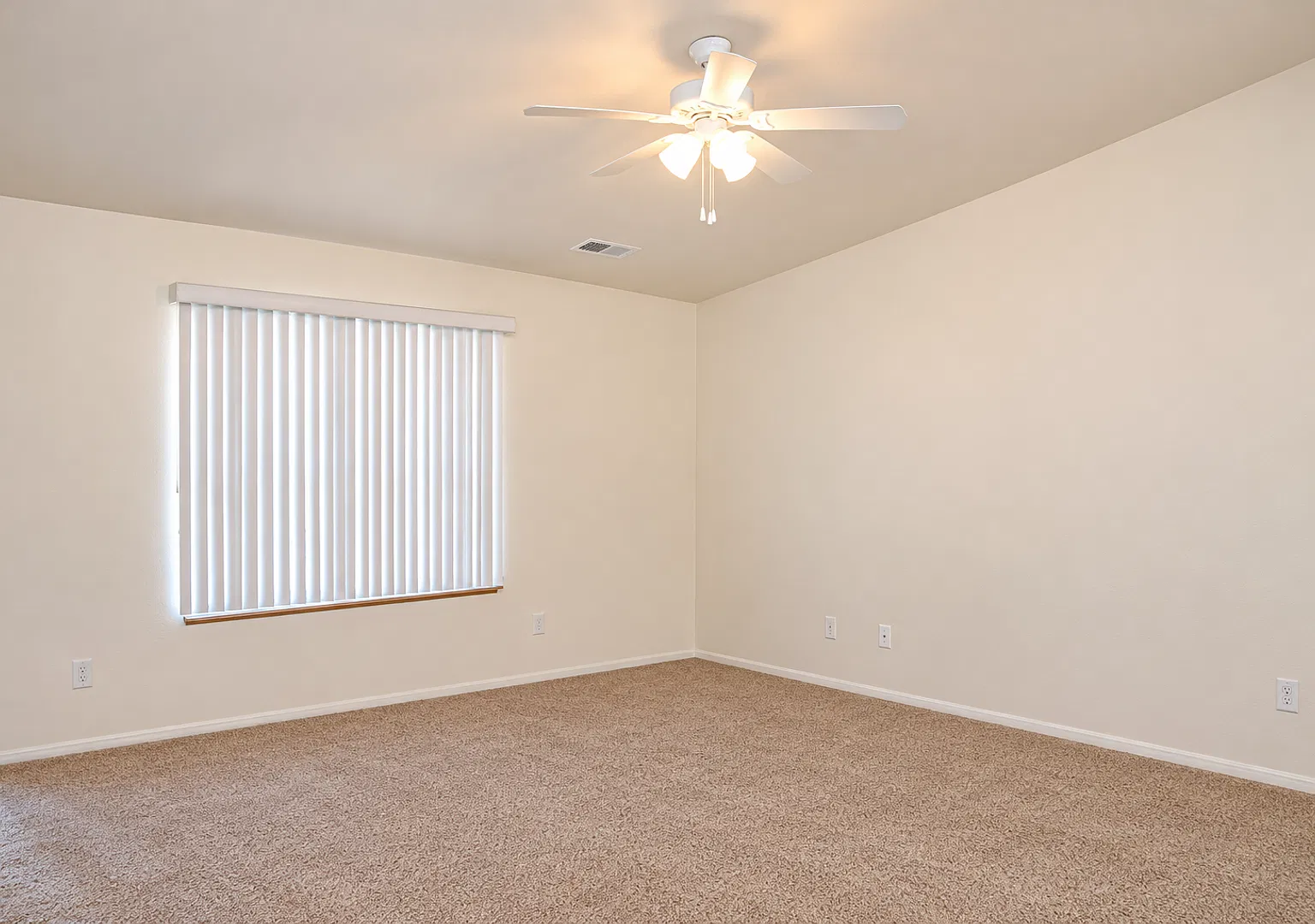 Home in Prescott Valley — Photo 3