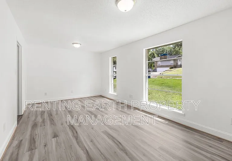 600 Westwood Ave — Photo 7
