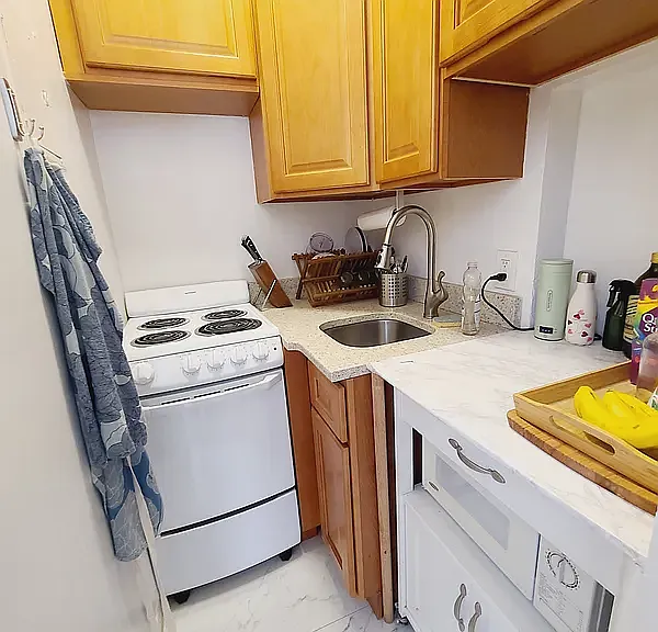 316 Lexington Ave #4F — Photo 3