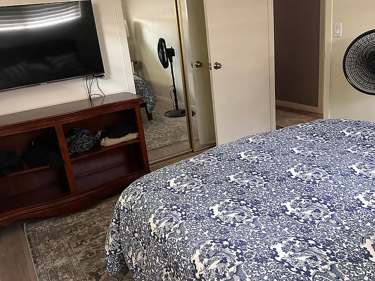 2nd bedroom