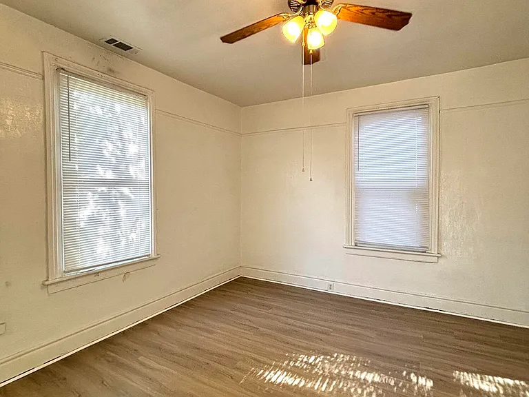 642 Crawford Ave — Photo 10