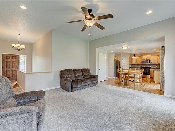 4th image of 108 Linn Ct