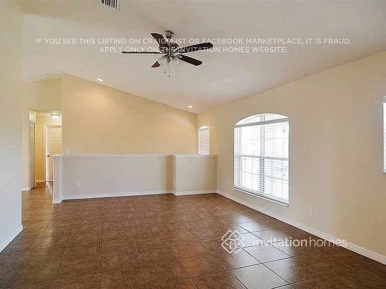2351 SW Freeman St — Photo 2